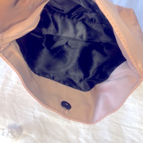 GIORGIO ARMANI Parfums blush pink fold over flap cosmetic pouch. Logo on front. - Picture 8 of 9